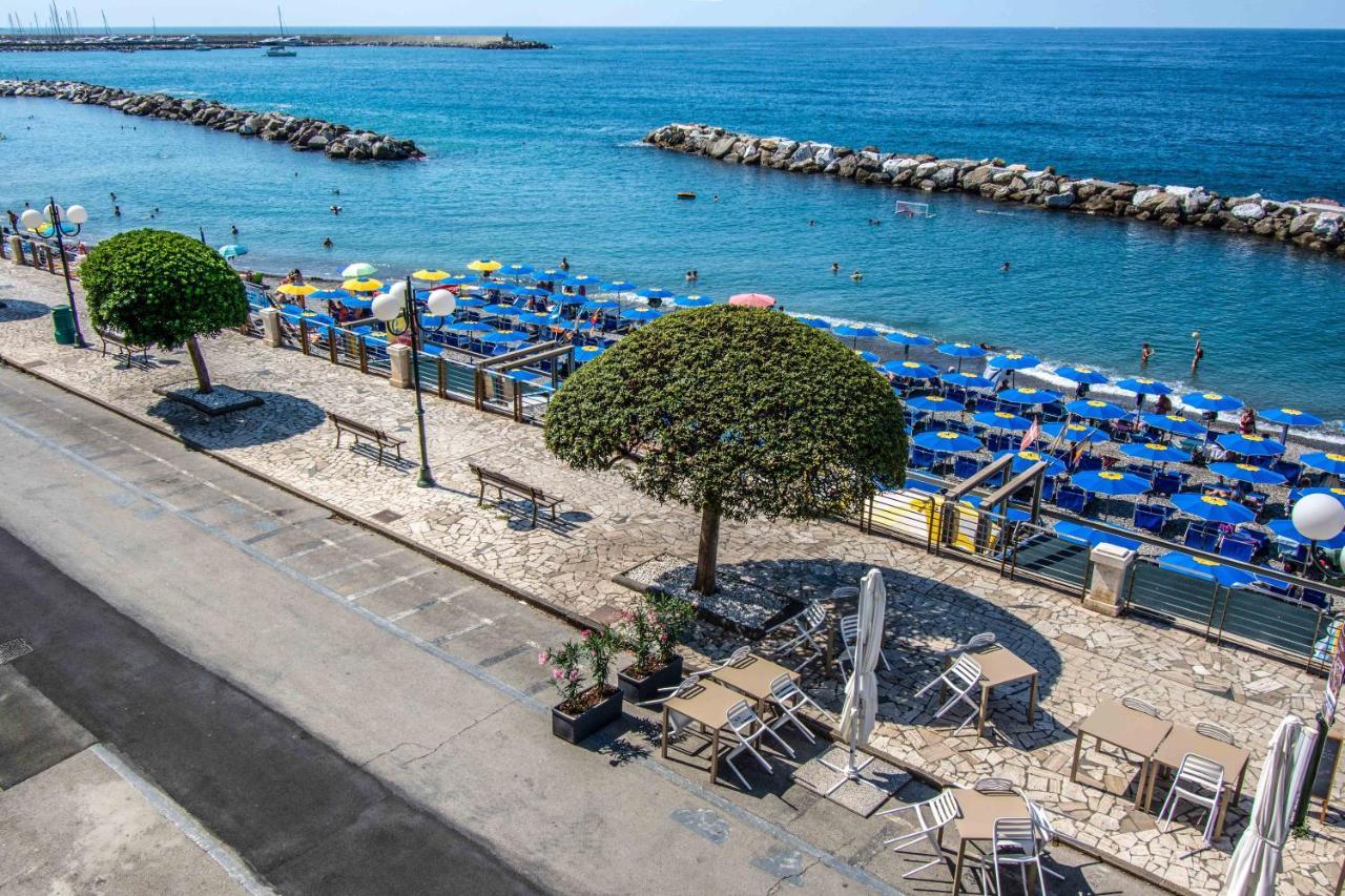 Hotel San Pietro Chiavari Esterno foto